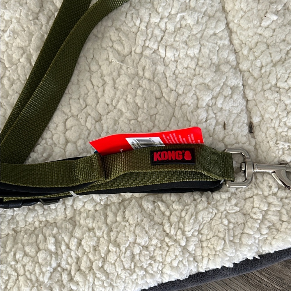 KONG Olive Green Dog Leash - Picture 2 of 3